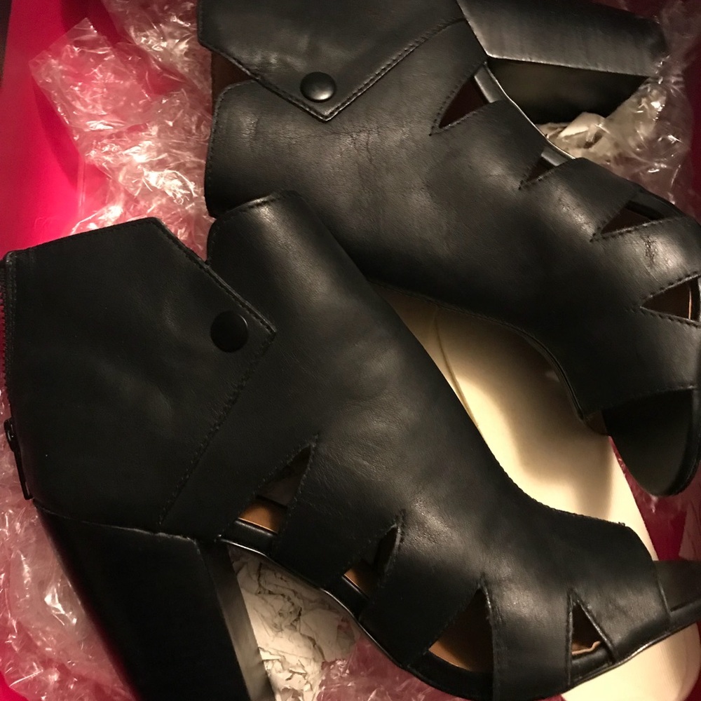 Kelsi Dagger Black Booties